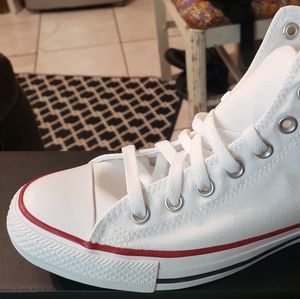 White canvas converse, brand new never worn